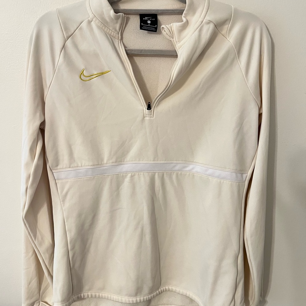 24hr SALE 🔥 Nike Light Yellow Half-Zip Pullover Fleece Interior